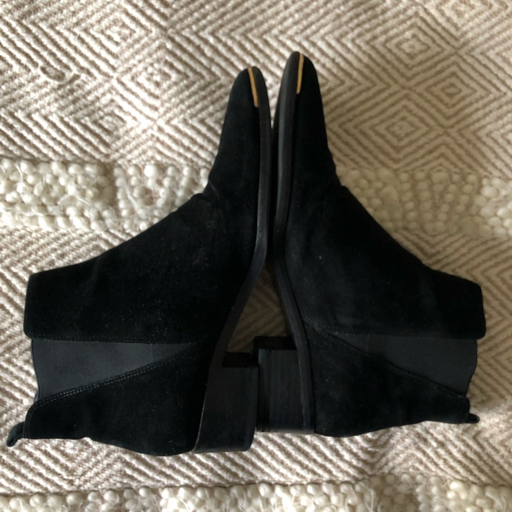 Marc Fisher Yalen Pointy Toe Suede Booties